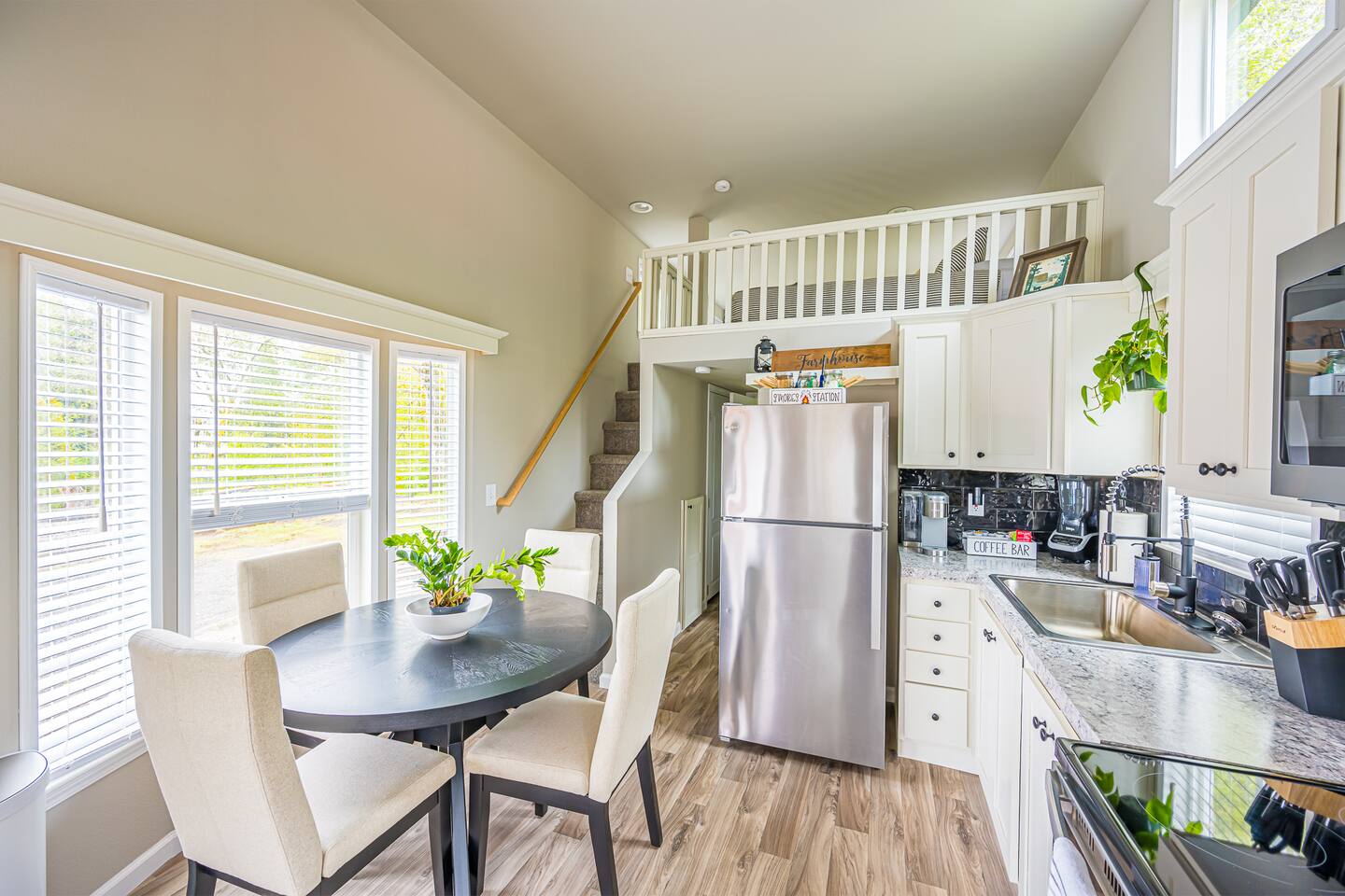 Rainforest Tiny Home Retreat: Farmhouse, photo 8