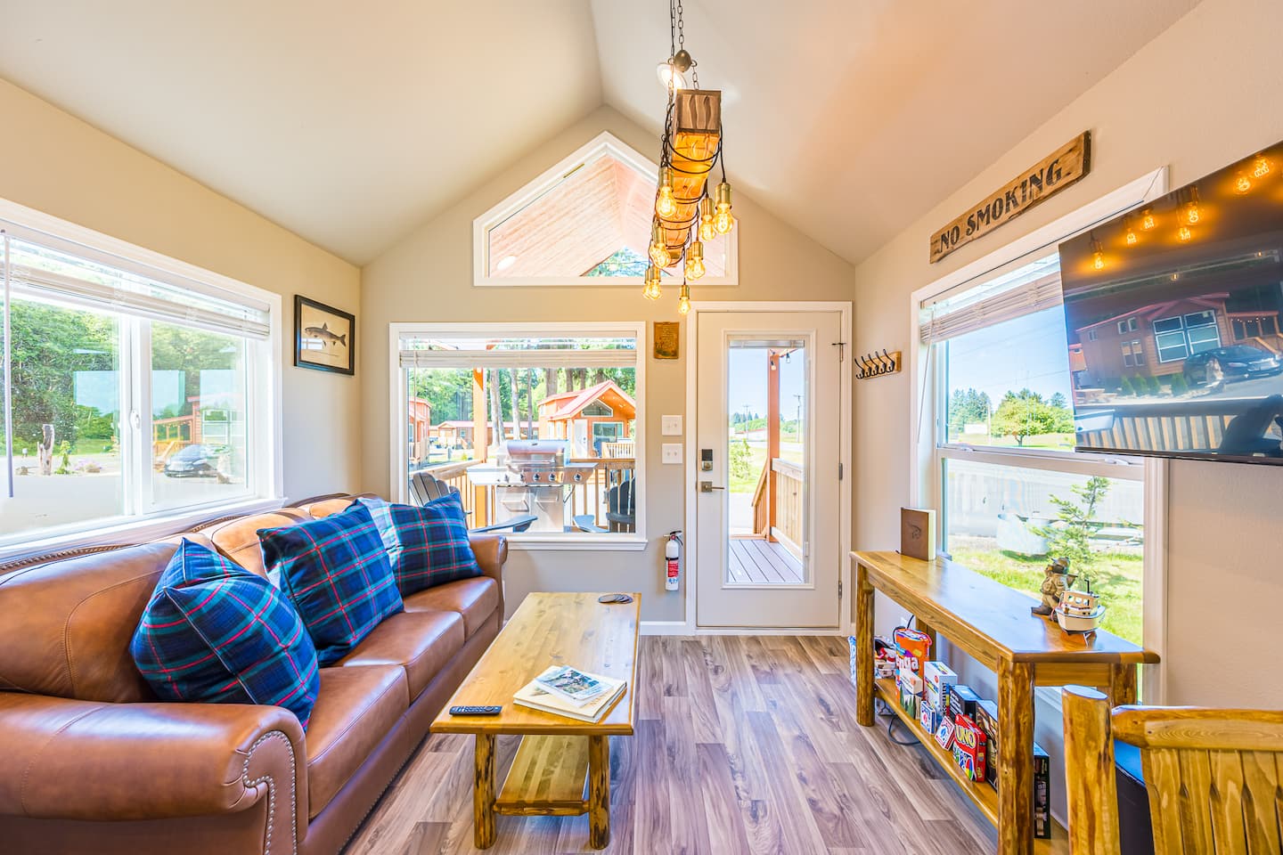 Rainforest Tiny Home Retreat: Fishing Cabin, photo 5