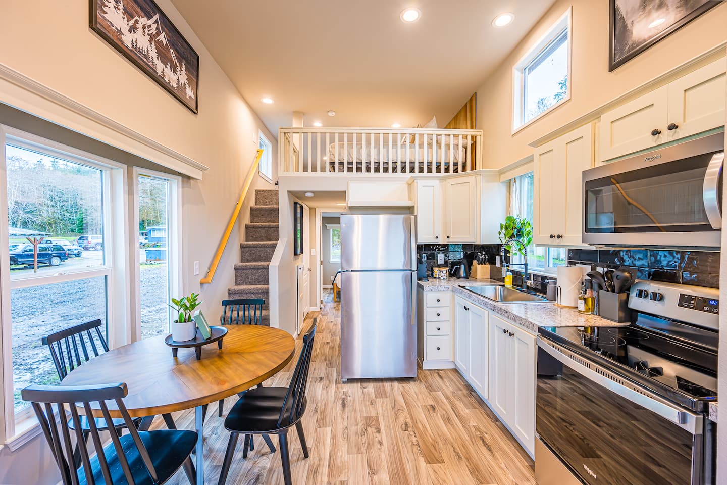 Rainforest Tiny Home Retreat: Rustic Modern, photo 5