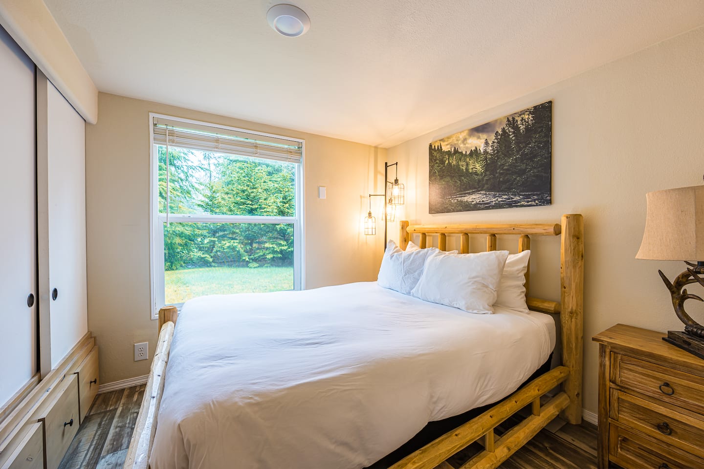 ElkCreekInn: Creekside Tiny Home, photo 6