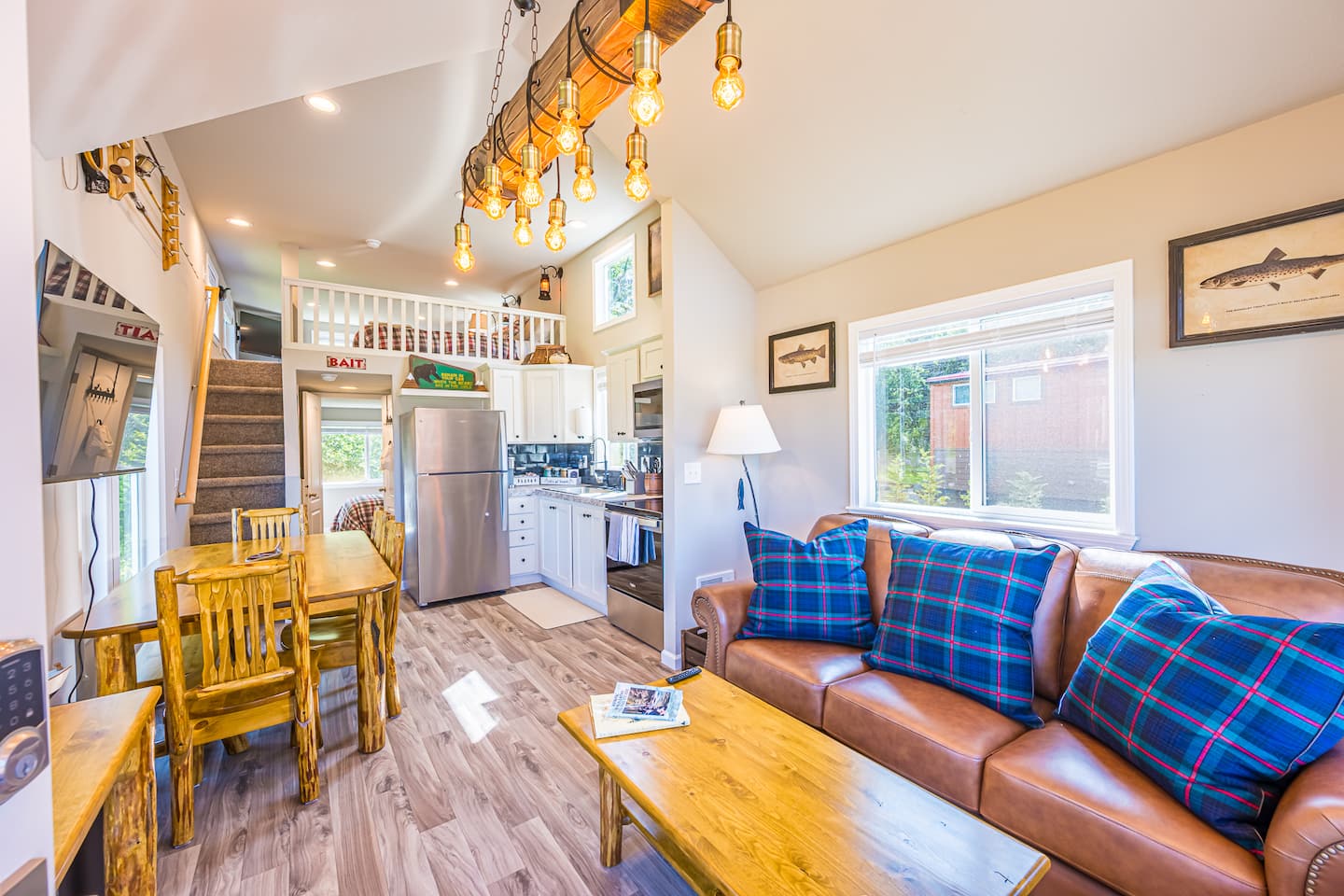 Rainforest Tiny Home Retreat: Fishing Cabin