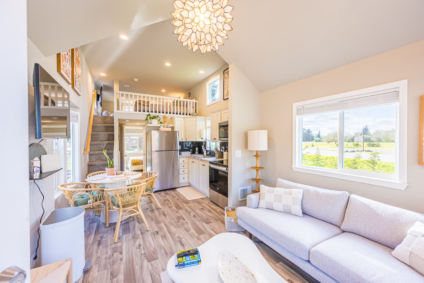 Rainforest Tiny Home Retreat: Bohemian Cottage, photo 3