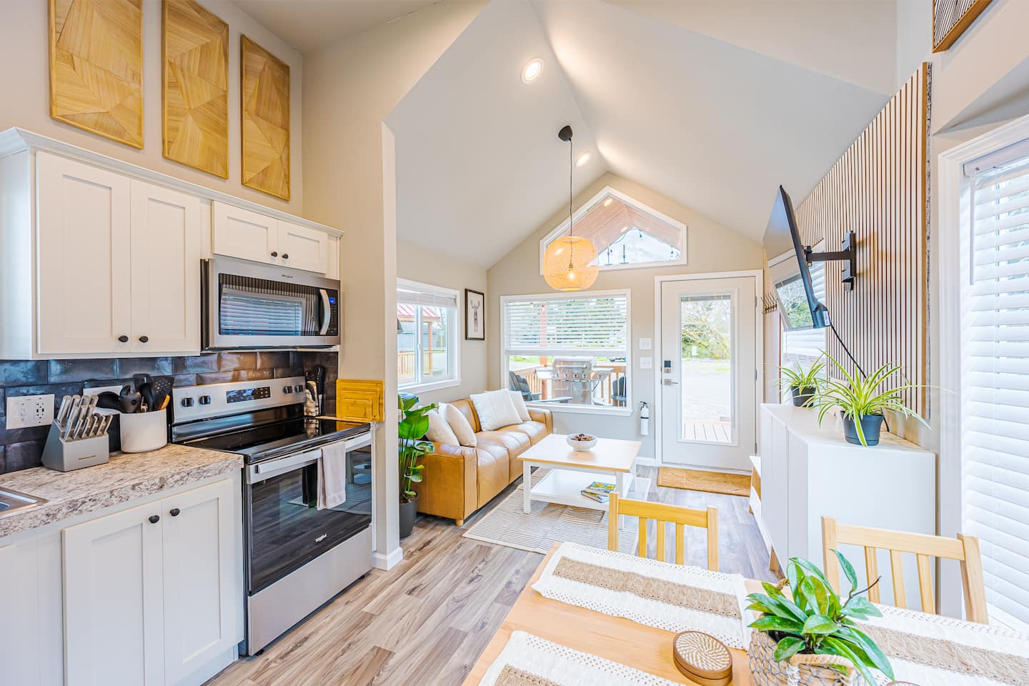 Rainforest Tiny Home Retreat: Nordic, photo 7