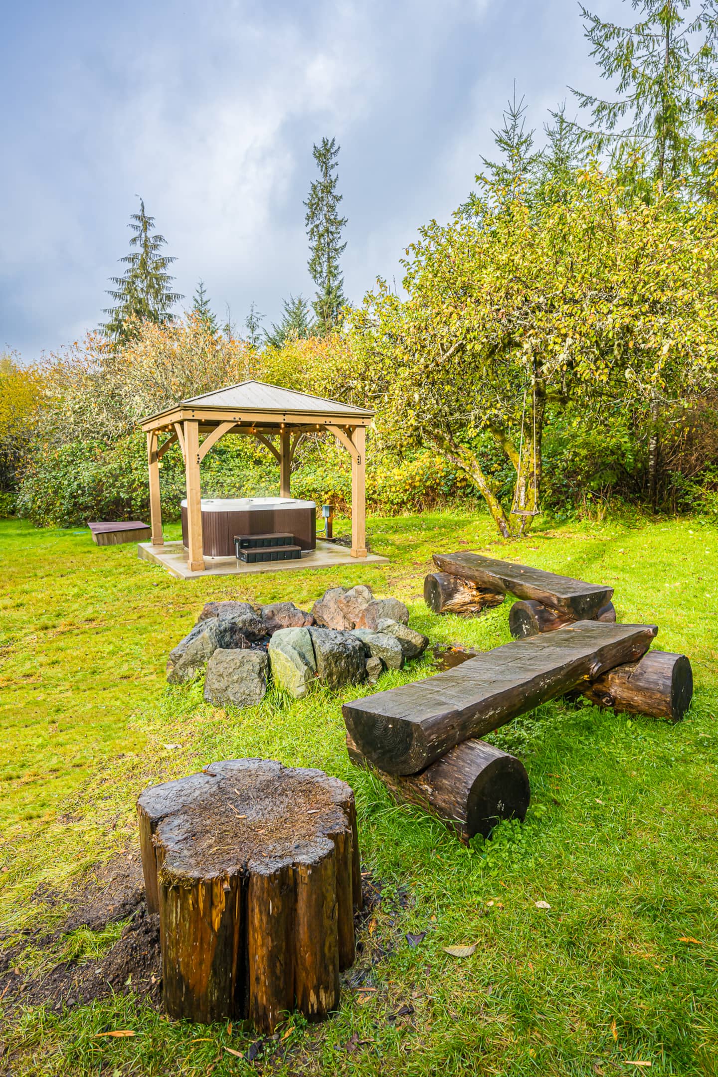 Beaver's Den: Private & Cozy Experience — tiny home vacation rental in Beaver, WA near Olympic National Park, photo 4
