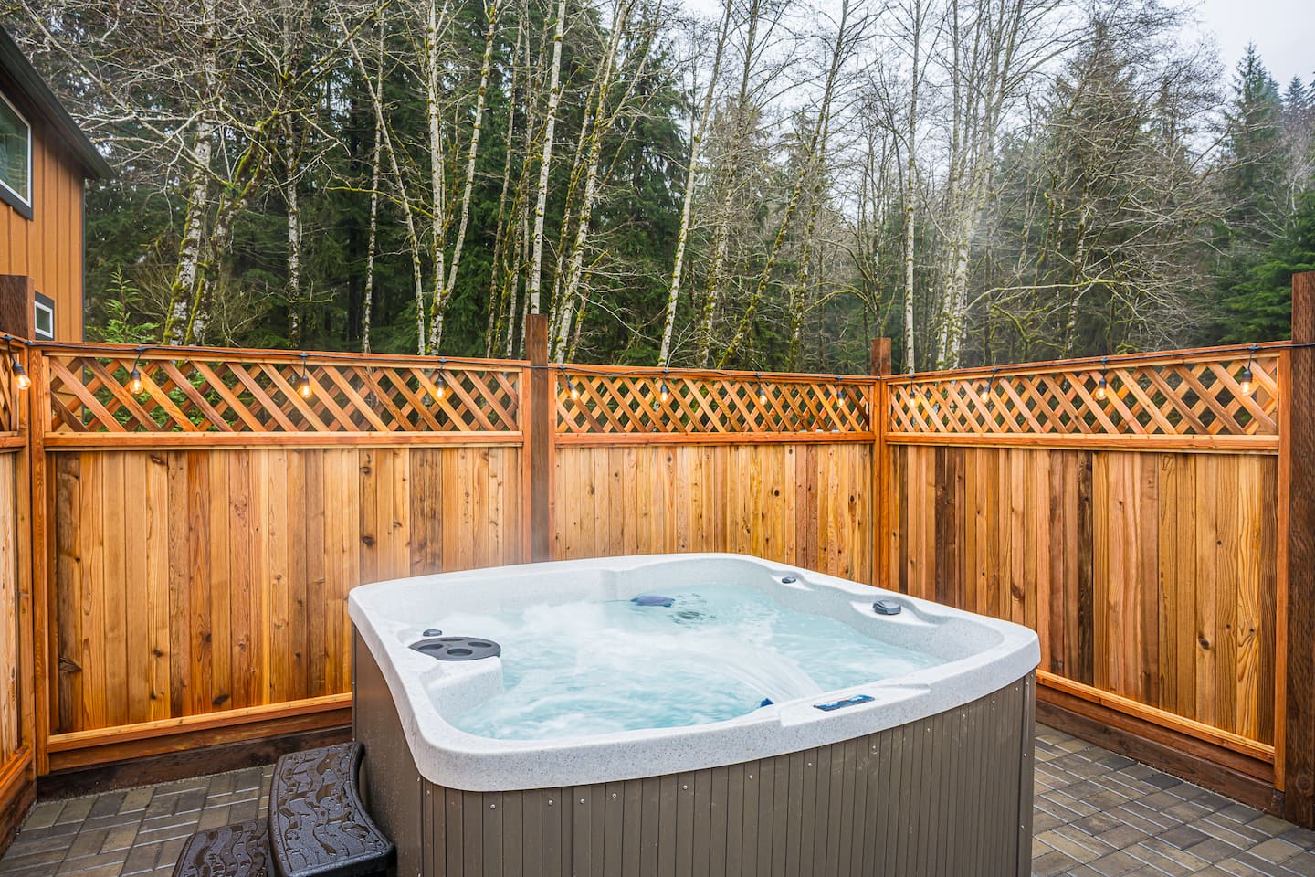 Rainforest Tiny Home Retreat Abstract Modern, photo 4