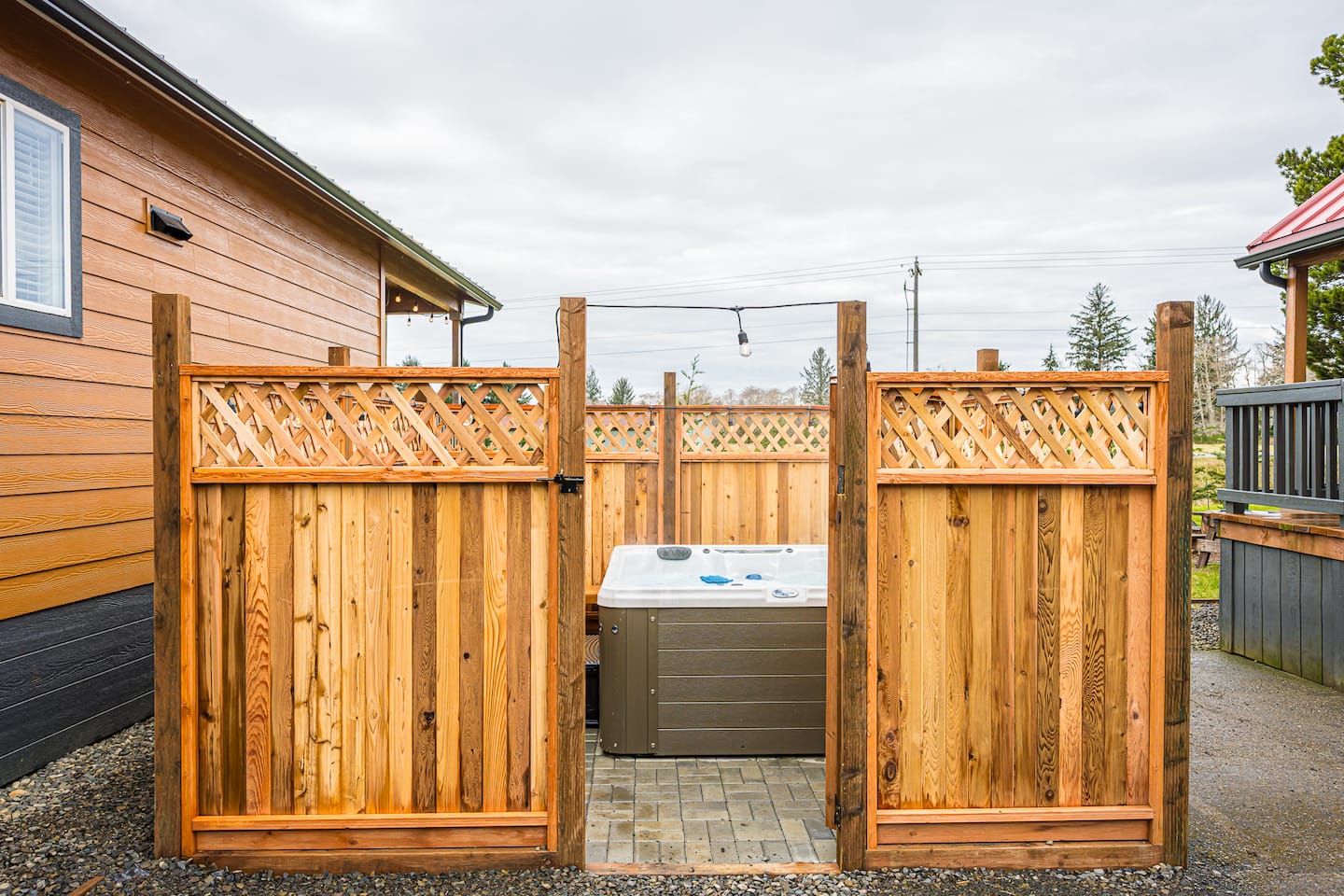 Rainforest Tiny Home Retreat: Rustic Modern, photo 7