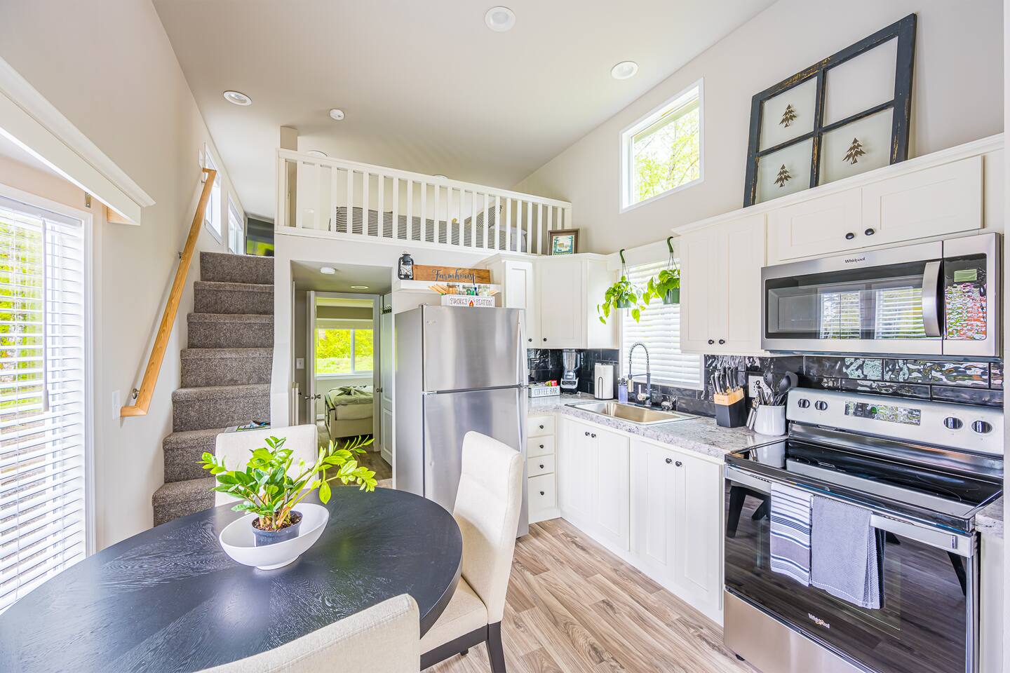 Rainforest Tiny Home Retreat: Farmhouse, photo 5