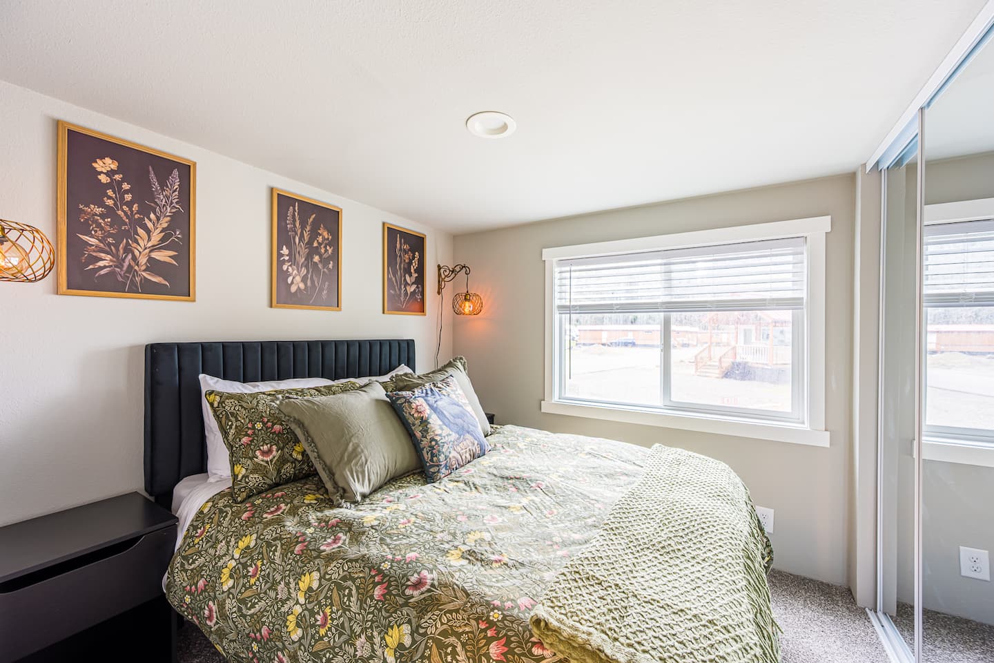Rainforest Tiny Home Retreat Moody Botanical Suite, photo 7