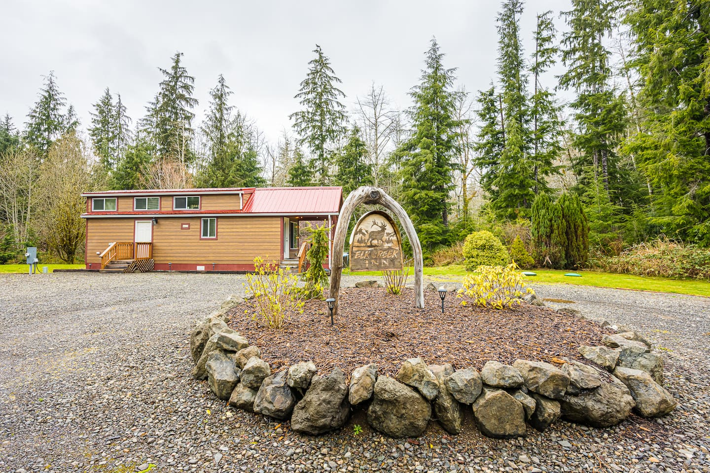 ElkCreekInn: Creekside Tiny Home, photo 7
