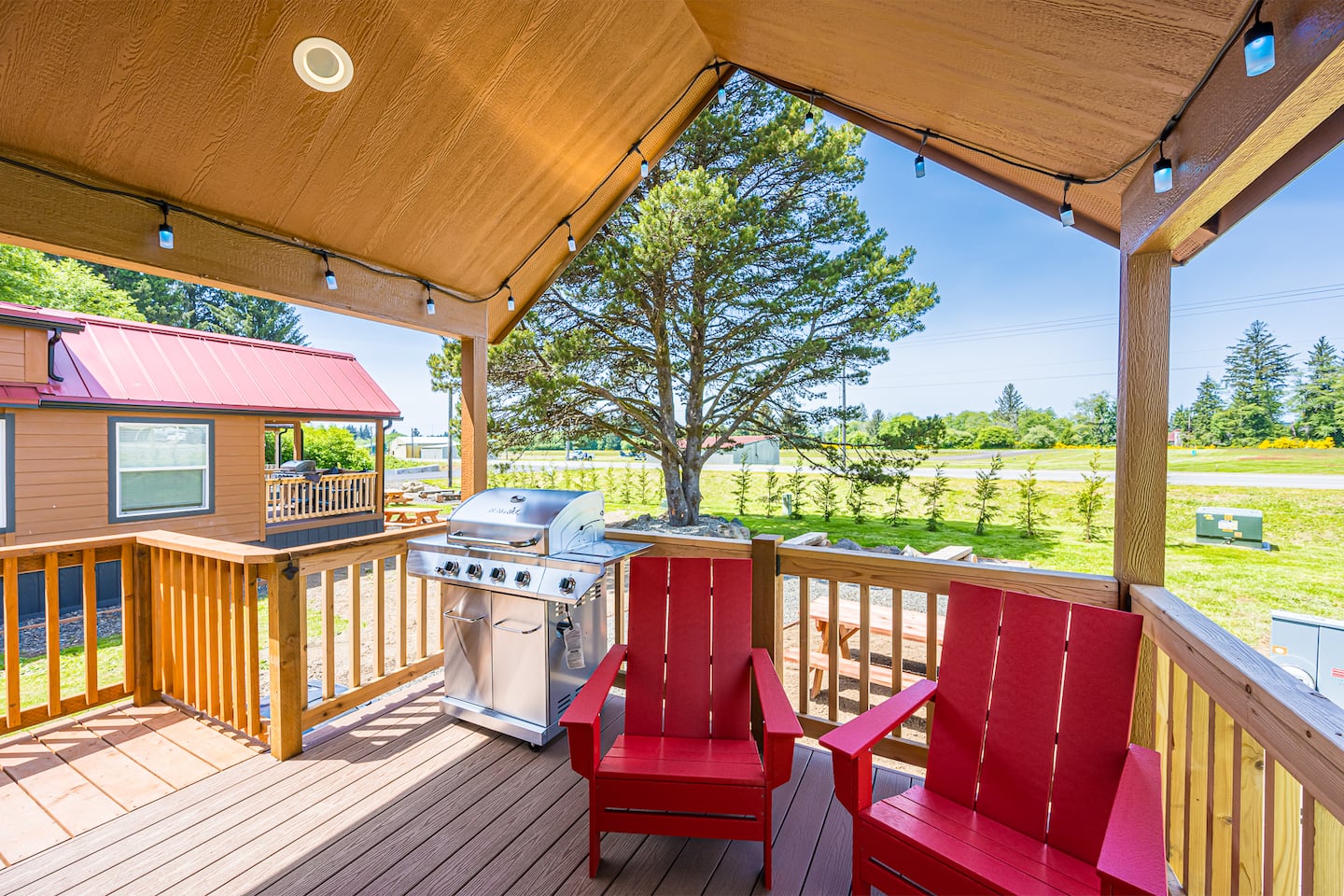 Rainforest Tiny Home Retreat: Retro, photo 8