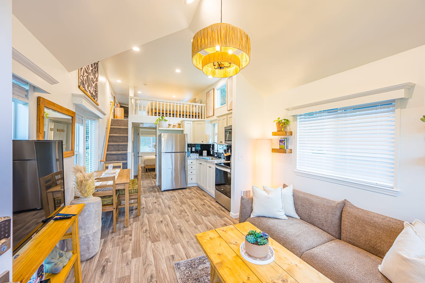 Rainforest Tiny Home Retreat: Boho, photo 4