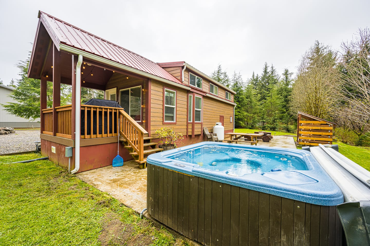 ElkCreekInn: Creekside Tiny Home, photo 8