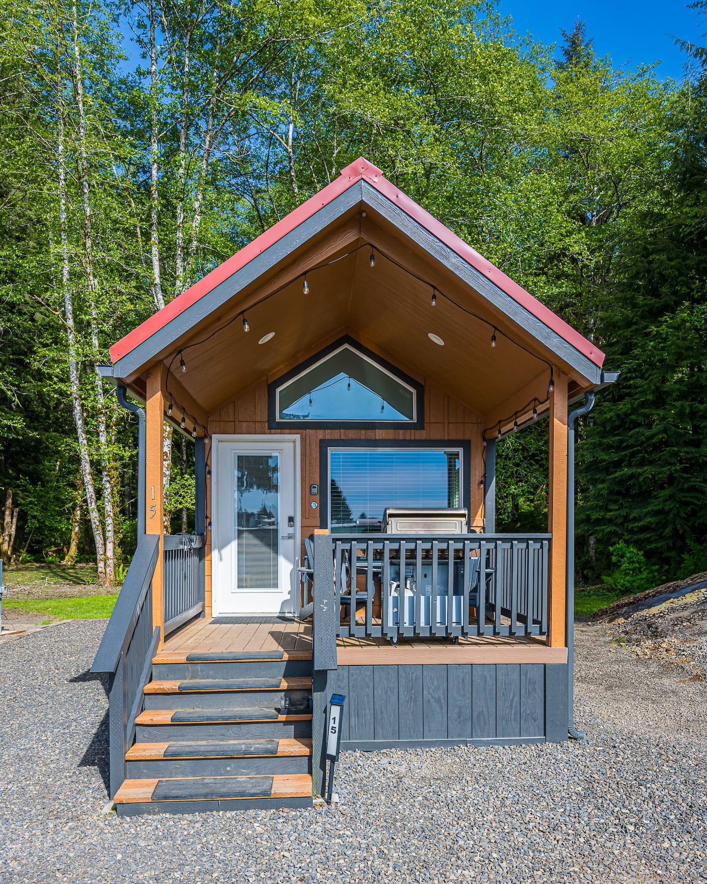 Rainforest Tiny Home Retreat: Coastal