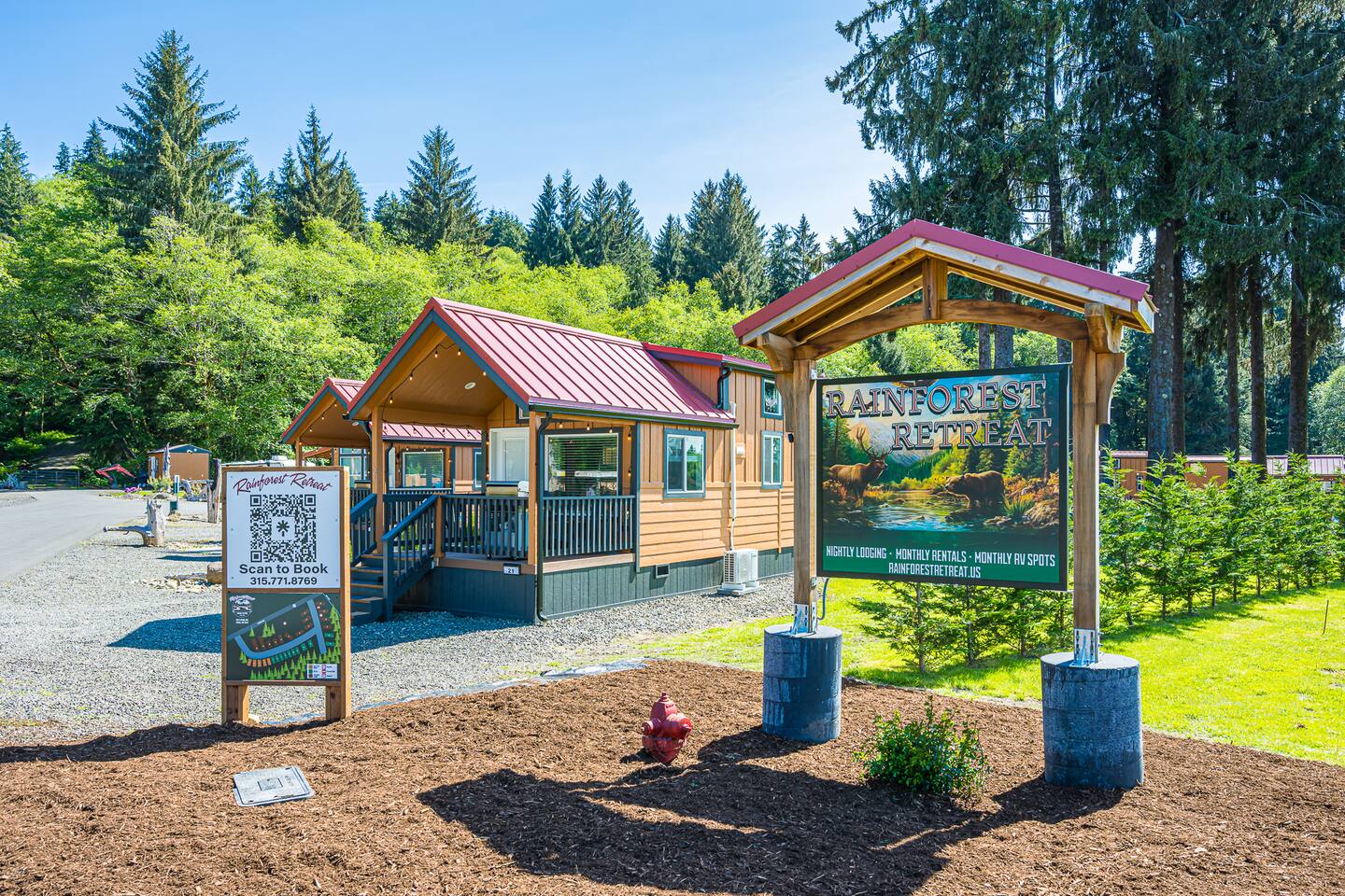 Rainforest Tiny Home Retreat: Retro, photo 6