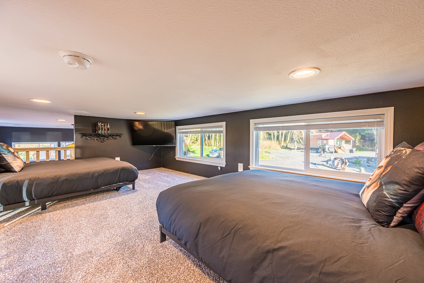 Rainforest Tiny Home Retreat: Twilight Edition, photo 4