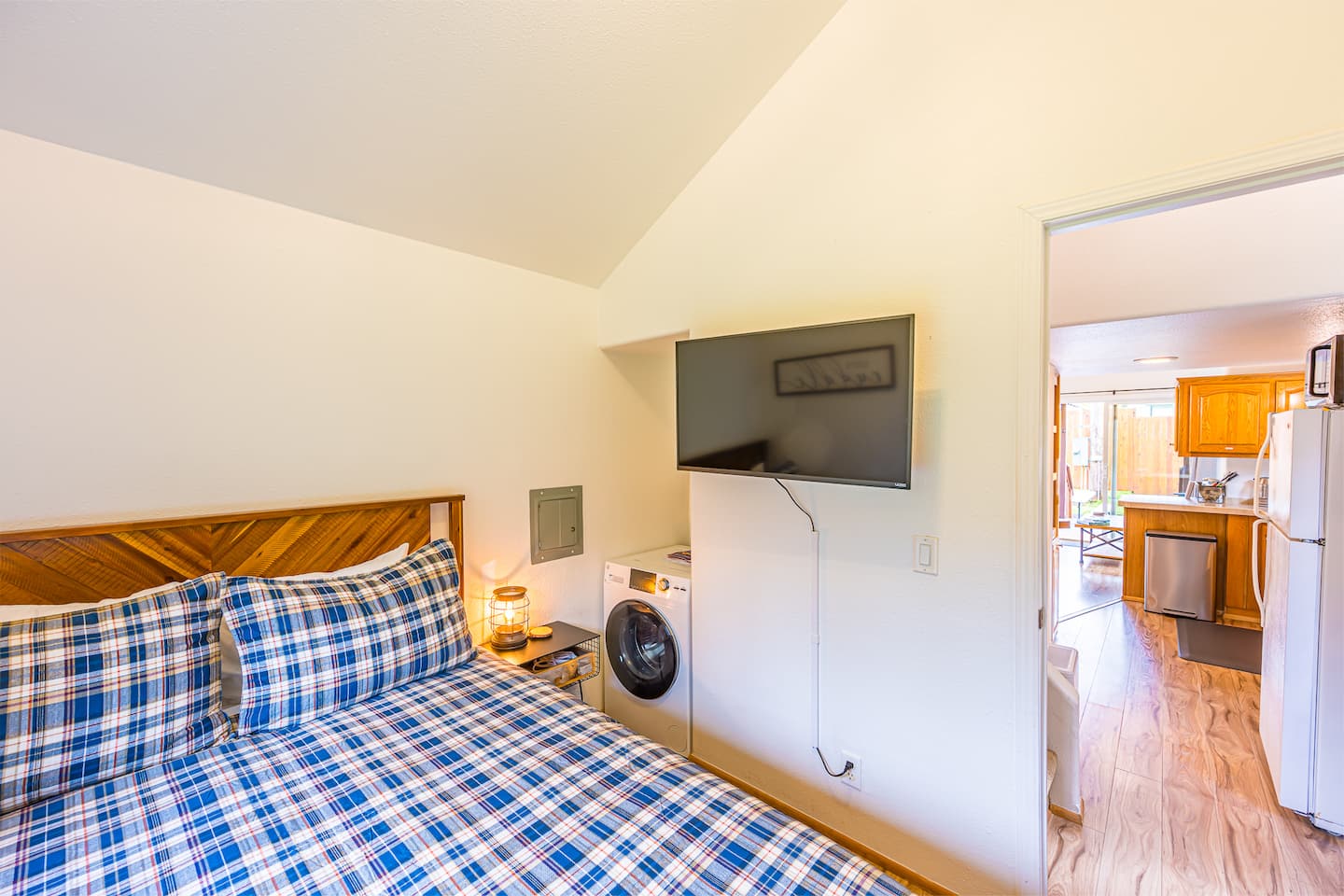 Beaver's Den: Private & Cozy Experience — tiny home vacation rental in Beaver, WA near Olympic National Park, photo 8
